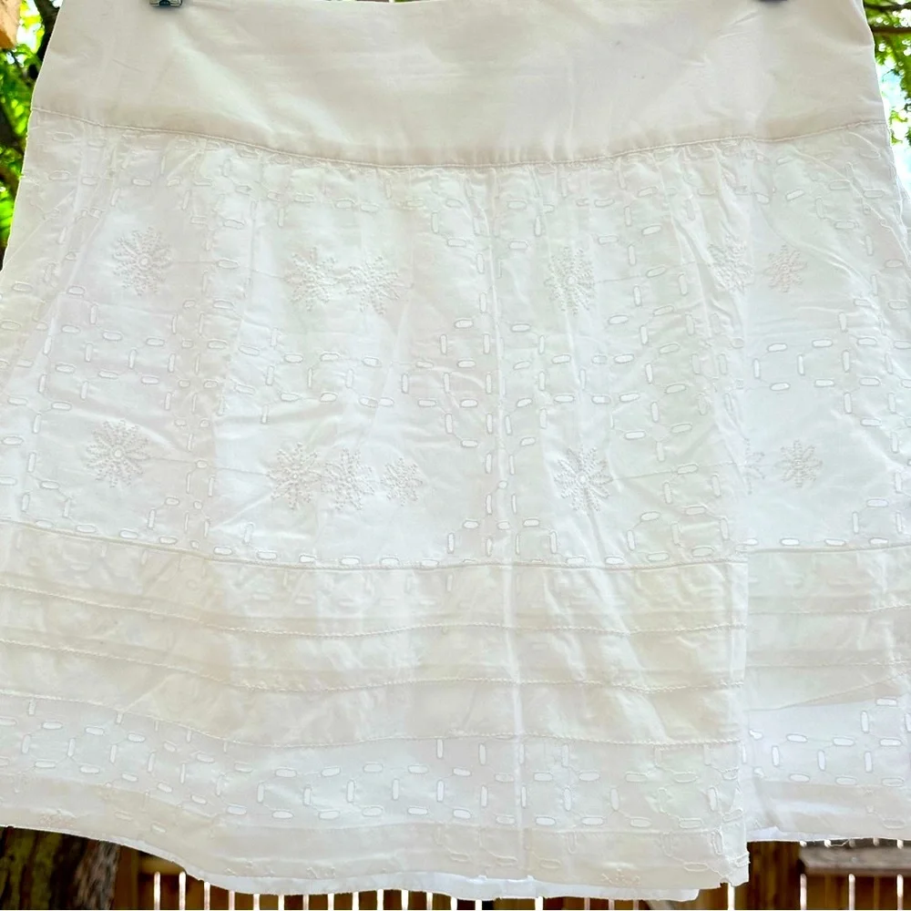 Banana Republic NWOT Crochet Eyelet White Mini Skirt 100% Cotton size 12 - Picture 3 of 16